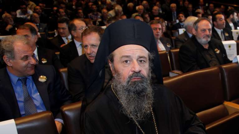 Δράμα - Ο Μητροπολίτης μηνύει αντιεμβολιαστές: Τον αποκάλεσαν &quot;πουλημένο, αντίχριστο, μασόνο&quot;