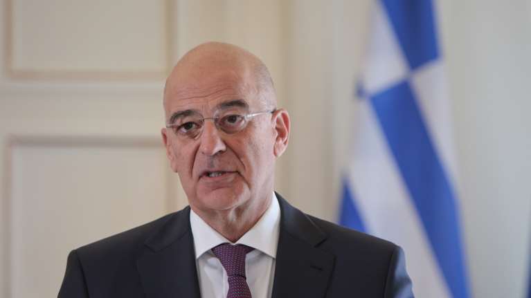 Διπλωματικό επεισόδιο με Δένδια στη Λιβύη - Δεν κατέβηκε καν από το αεροπλάνο