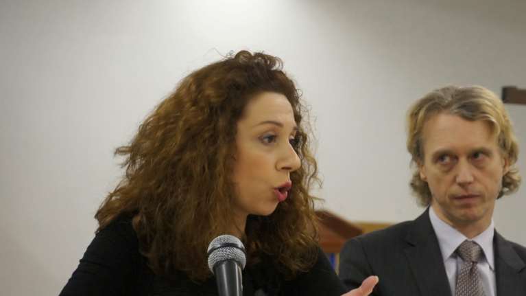 Νέο φρούτο: Δημοσιογράφοι της ΕΡΤ καταγγέλλουν την ΕΡΤ μέσα από τα social media