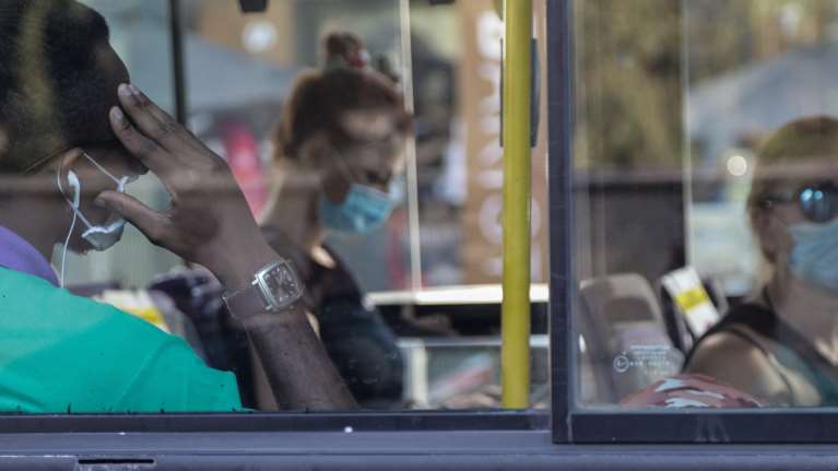 Κορονοϊός: 2 Μαΐου το &quot;κλειδί&quot; για τη χαλάρωση των μέτρων - Τελευταία θα καταργηθεί η μάσκα σε εσωτερικούς χώρους