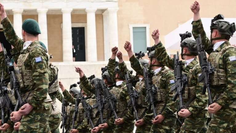 Αναλυτικά οι αυξήσεις στις Ένοπλες Δυνάμεις: Πόσα θα παίρνουν πλέον μόνιμοι και φαντάροι