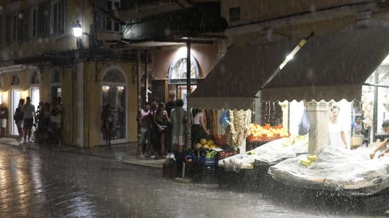 Ερχονται &quot;ακραίες&quot; βροχοπτώσεις: Η Πέμπτη η πιο δύσκολη μέρα - Πού φέρνει η &quot;Αdel&quot; πάνω από 200 τόνους νερού