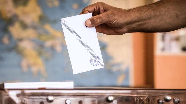 Δημοσκόπηση Alco: Ανεβαίνει η ΝΔ, οριακή πτώση για ΠΑΣΟΚ - Μάχη ΚΚΕ - Ελληνικής Λύσης για την 4η θέση στις ευρωεκλογές