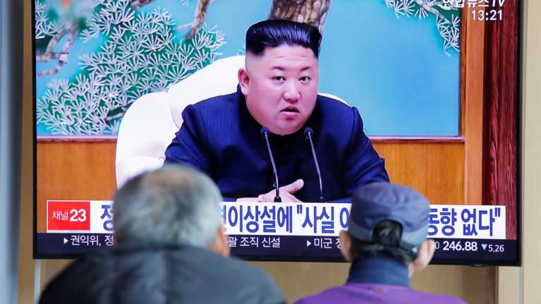 Ο Κιμ Γιονγκ Ουν ανακηρύσσει τη &quot;νίκη&quot; της Βόρειας Κορέας επί του κορονοϊού