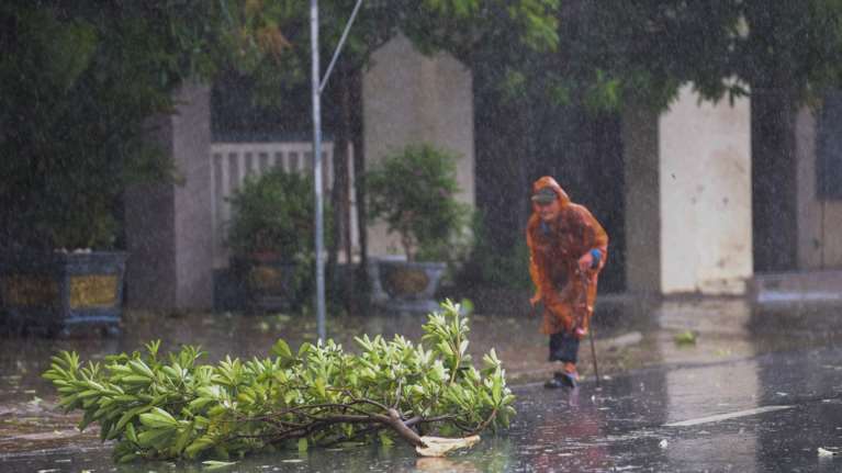 Βιετνάμ: Τρεις νεκροί και 13 τραυματίες από το πέρασμα του τυφώνα Κατζίκι - Μεγάλες ζημιές σε περίπου 7.000 σπίτια