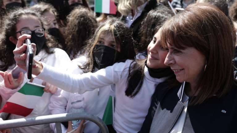 Κατερίνα Σακελλαροπούλου: Eπισκέφθηκε τα ελληνόφωνα χωριά της Ιταλίας - &quot;Είναι μια συγκινητική στιγμή&quot; [εικόνες]