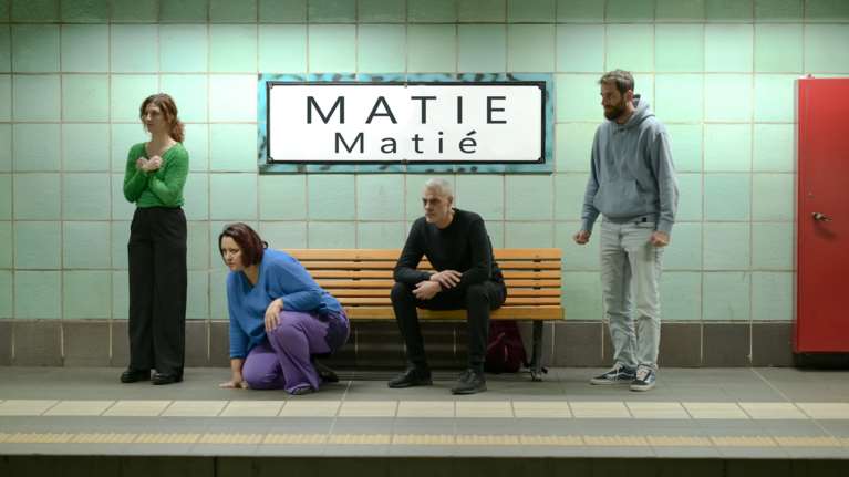 Ο Σπύρος Στεριάδης σκηνοθετεί την παράσταση &quot;Ματιέ&quot; - Οκτώ διαφορετικές αναγνώσεις του ίδιου συμβάντος