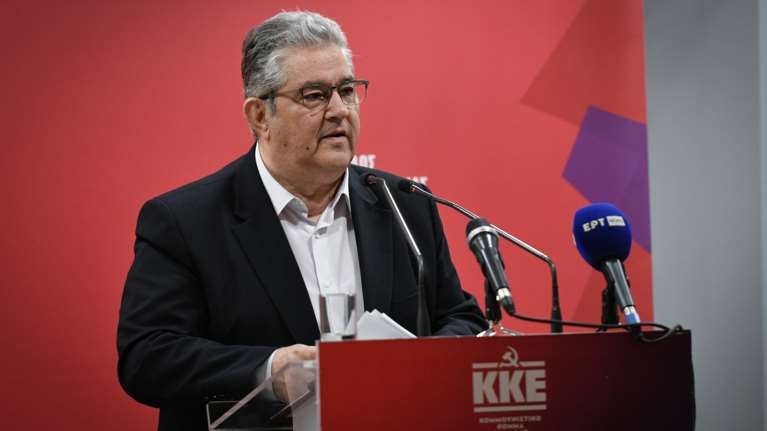 Ο Κουτσούμπας δεν θα συμμετάσχει στο Οικονομικό Φόρουμ των Δελφών λόγω Ζελένσκι