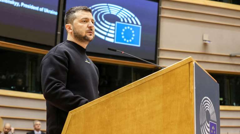 &quot;Κλείδωσε&quot; η επίσκεψη του Ζελένσκι αύριο στη Γερμανία - Θα παραλάβει το βραβείο &quot;Καρλομάγνος&quot;