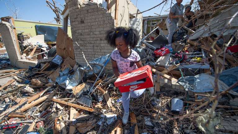 Σάρωσαν το Μισισίπι οι φονικοί ανεμοστρόβιλοι: Τουλάχιστον 25 νεκροί και μεγάλες καταστροφές - Συγκλονιστικές εικόνες