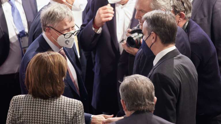 Μόναχο: Συνομιλία με τον Μπιλ Γκέιτς είχε ο Κυριάκος Μητσοτάκης