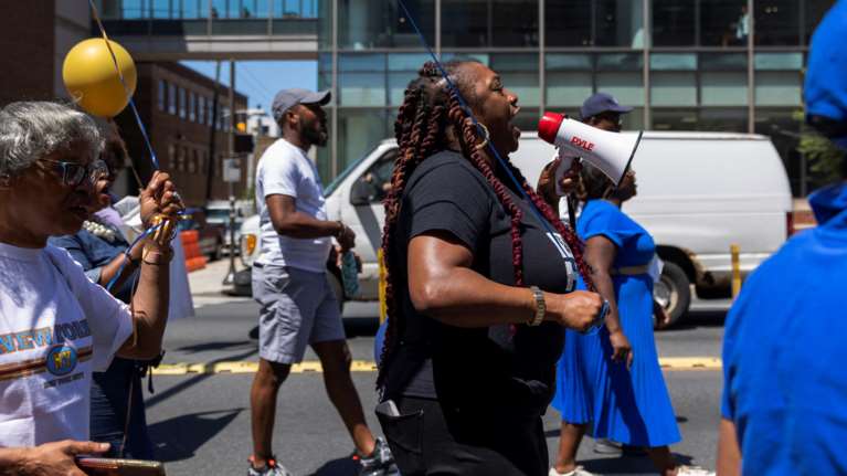 Σοκ στις ΗΠΑ: Τρεις νεκροί και 11 τραυματίες από πυροβολισμούς στη Φιλαδέλφεια