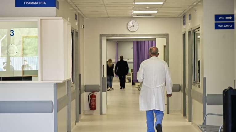 Γεωργιάδης για τα ράντζα στο "Αττικόν":  Διαχρονικό το πρόβλημα, σε 1,5 χρόνο το ζήτημα θα έχει λυθεί