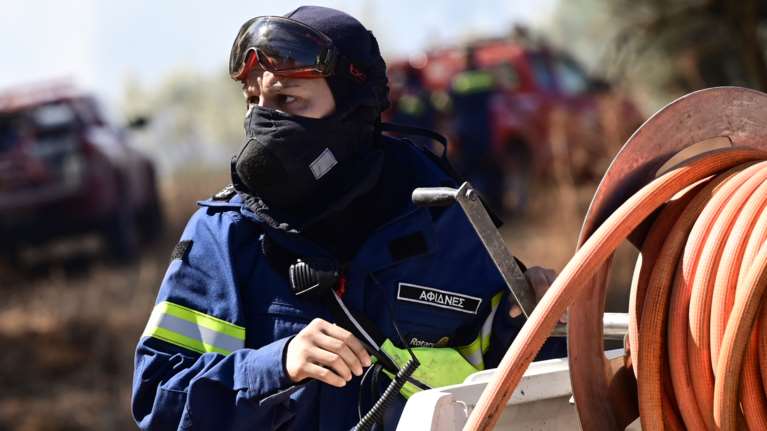 Υπό μερικό έλεγχο η Φωτιά στον Ασπρόπυργο: Επιχείρησαν εναέρια μέσα