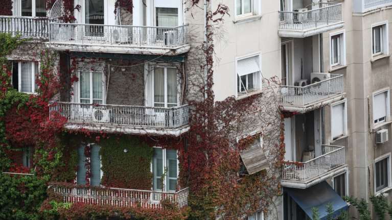 Υπάρχει κίνδυνος να γίνουν 700.000 πλειστηριασμοί; Αλήθειες και ψέματα