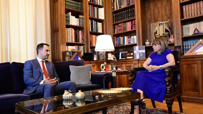 Συνάντηση Χαρίτση - Σακελλαροπούλου: &quot;Η ορθή λειτουργία και η ποιότητα της Δημοκρατίας είναι καθήκον όλων μας&quot;