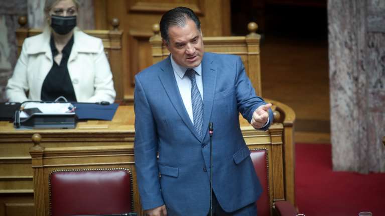 Στη Βουλή η τροπολογία για το ξεπάγωμα των τριετιών από το 2024 - Τι προβλέπει