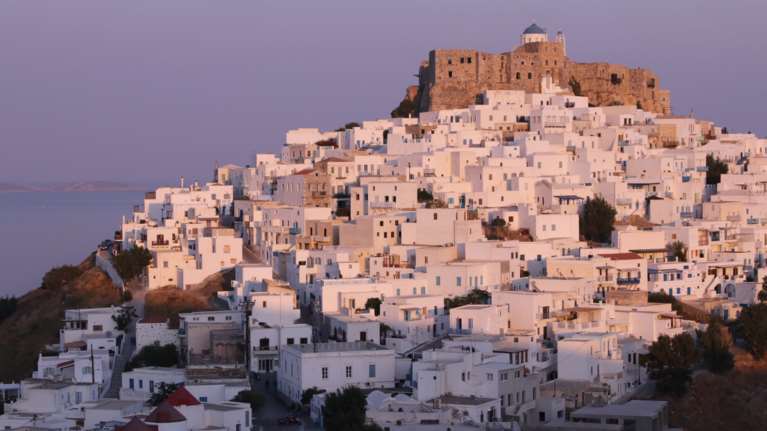 Αστυπάλαια: Διεθνής πρωταγωνίστρια η "πεταλούδα του Αιγαίου" - Πόλος έλξης χιλιάδων επισκεπτών