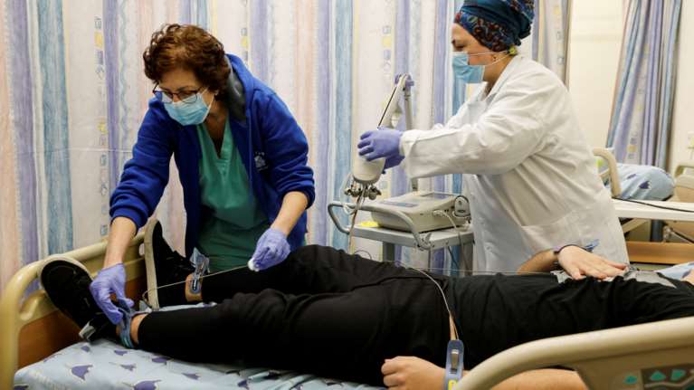 Long Covid: Πόσο θανατηφόρα είναι - Τι αποκαλύπτουν τα στοιχεία του ΕΚΠΑ