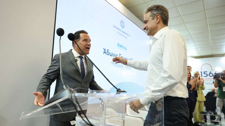 ΔΕΘ: &quot;Ο Άδωνις φωνάζει;&quot; - Η απορία Μητσοτάκη όταν επισκέφθηκε το περίπτερο του υπουργείου Υγείας