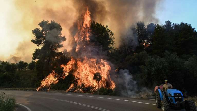 Καμπανάκι από Πολιτική Προστασία: Πολύ υψηλός κίνδυνος πυρκαγιάς για αύριο σε τρεις περιφέρειες [χάρτης]