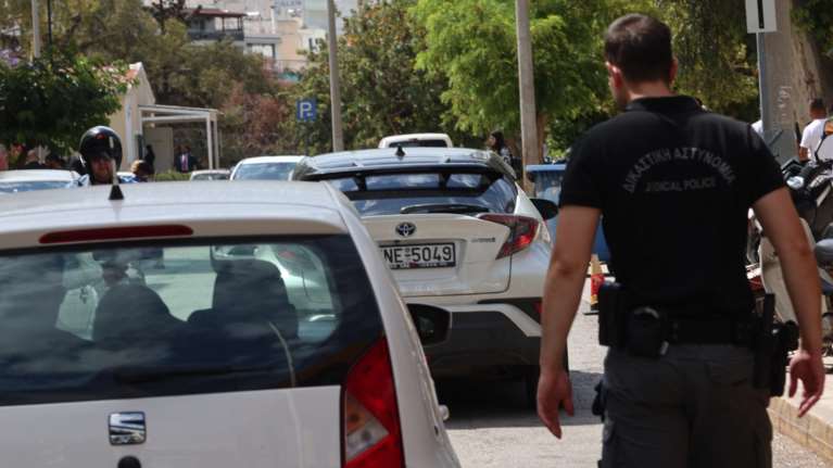 Σύλληψη TikToker πρώην αστυνομικού: H ανώνυμη καταγγελία που τον έκαψε, οι ύποπτες επαφές και τα ναρκωτικά