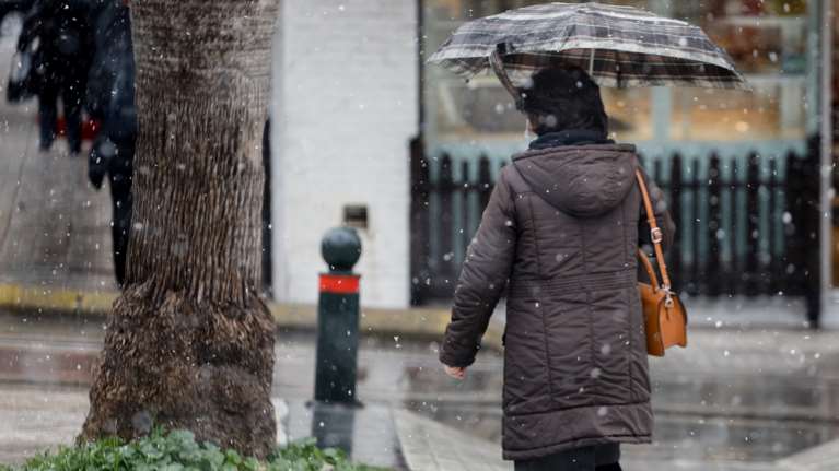Καιρός: Με αρνητικές θερμοκρασίες ξεκινά η εβδομάδα - Τσουχτερό κρύο και τοπικές βροχές