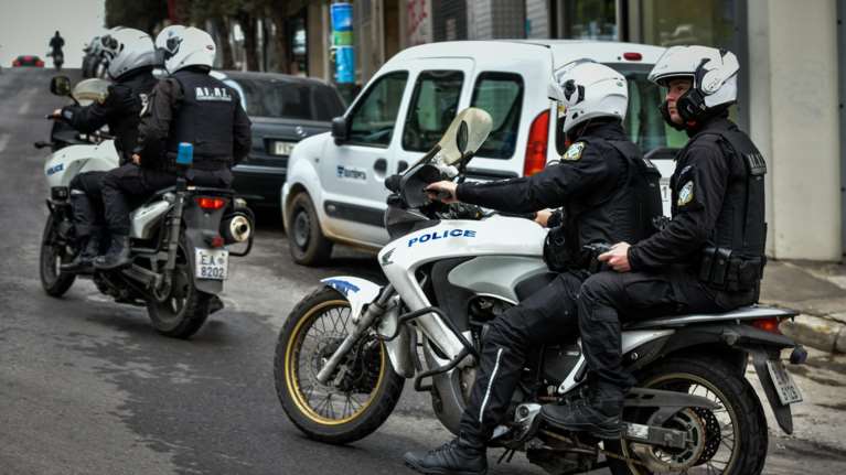 Πάνω από 1.600 αστυνομικοί νοσούν με κορονοϊό - Στην Αττική τα περισσότερα κρούσματα