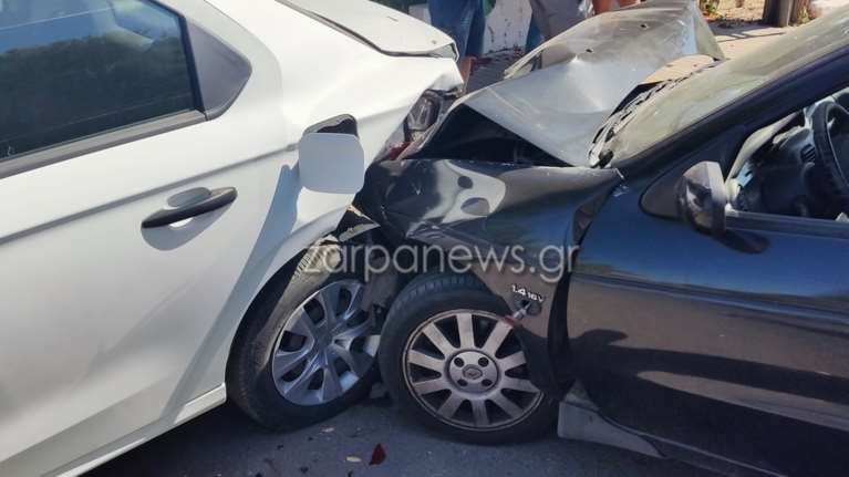 Τροχαίο στα Χανιά: Τρελή πορεία αυτοκινήτου – Έπεσε πάνω σε σταθμευμένα αυτοκίνητα [εικόνες]