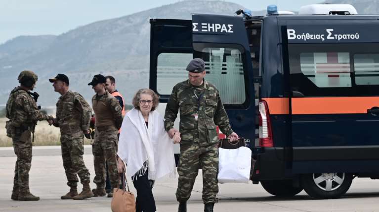 Σουδάν: Απεγκλωβίστηκαν 13 ακόμα Έλληνες με τις οικογένειές τους - Ανάμεσά τους και ο Μητροπολίτης Νουβίας