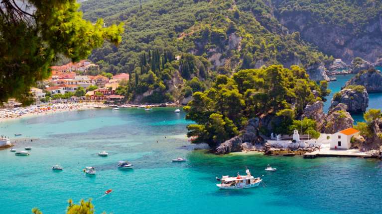 Διακοπές στα παράλια της Ηπείρου: Τα τοπ τουριστικά θέρετρα και οι αρχαιολογικοί χώροι [εικόνες]