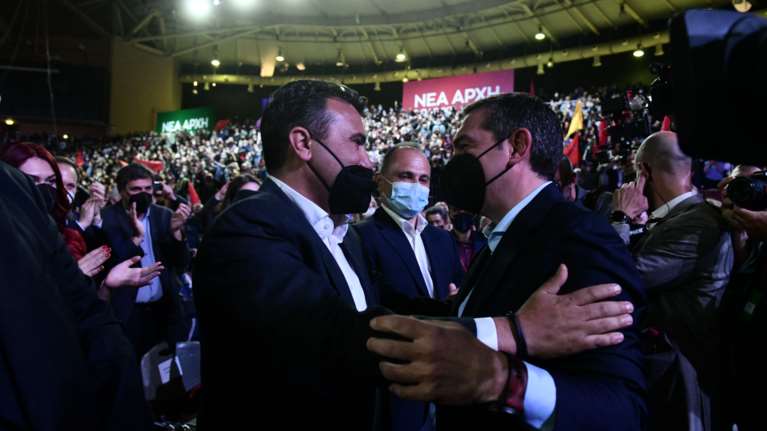 Συνέδριο ΣΥΡΙΖΑ: Οι αγκαλιές του Ζόραν Ζάεφ με Αλέξη Τσίπρα και Νίκο Κοτζιά [Εικόνες]