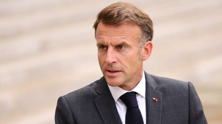 Μακρόν: &quot;Δεν θα ανοίξουμε πυρ&quot; απέναντι στις ρωσικές προκλήσεις - Ζητά άλλες δυναμικές αντιδράσεις