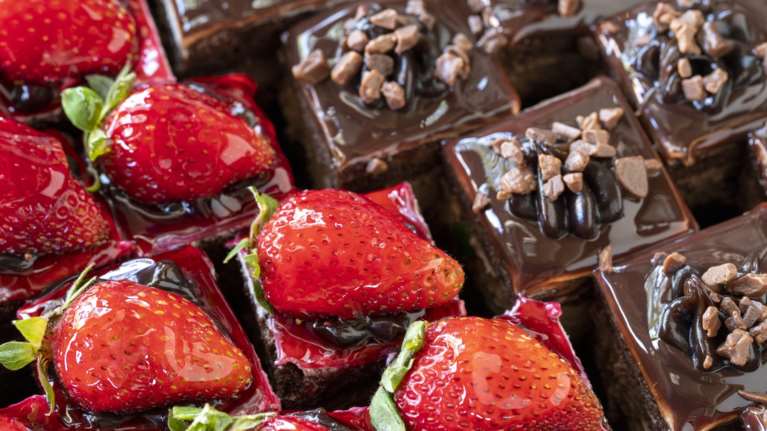 Εορτολόγιο: Ποια ονόματα γιορτάζουν σήμερα, Σάββατο 17 Μαΐου