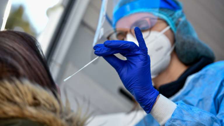 Κατσίκης: Αύξηση κατά 161% στη διενέργεια μοριακών τεστ την τελευταία εβδομάδα του Δεκέμβρη