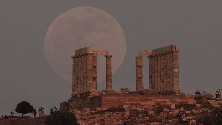 Το Φεγγάρι του Οξύρρυγχου: Πότε είναι η τελευταία υπερπανσέληνος της χρονιάς