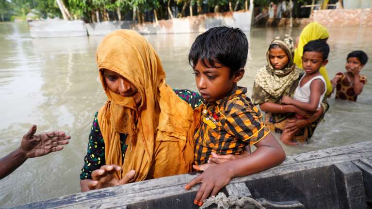Φονικές πλημμύρες στην Ινδία: Στους 189 οι νεκροί - Τέσσερα εκατομμύρια άνθρωποι εγκατέλειψαν τα σπίτια τους