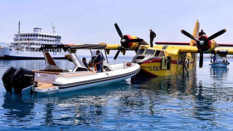 &quot;Δεν άντεξε ο κινητήρας&quot;: Γιατί προσθαλασσώθηκε στον Κορινθιακό το γερασμένο καναντέρ των 50 ετών