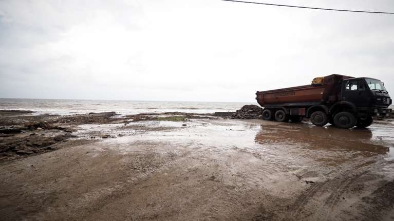 Meteo - Κακοκαιρία "Αθηνά": Συνεχίζονται τη Δευτέρα οι καταιγίδες και οι χαλαζοπτώσεις - Ποιες περιοχές θα επηρεαστούν περισσότερο