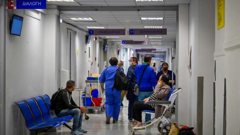 Μόνο 1 στους 4 ασθενείς απαντούν στο SMS και βαθμολογούν τα νοσοκομεία - Ποιες ελλείψεις εντοπίζουν