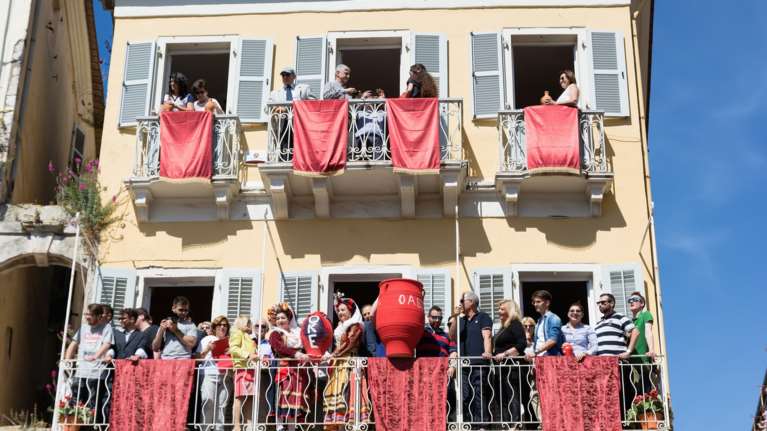 Το μοναδικό Πάσχα στην Κέρκυρα: Ορθόδοξοι, Καθολικοί και Προτεστάντες γιορτάζουν μαζί από το 1583 [εικόνες]
