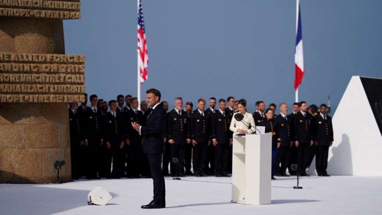 Μήνυμα Μακρόν στην Ουκρανία στην εκδήλωση για τη D-Day: Είμαστε εδώ και δεν θα αποδυναμωθούμε