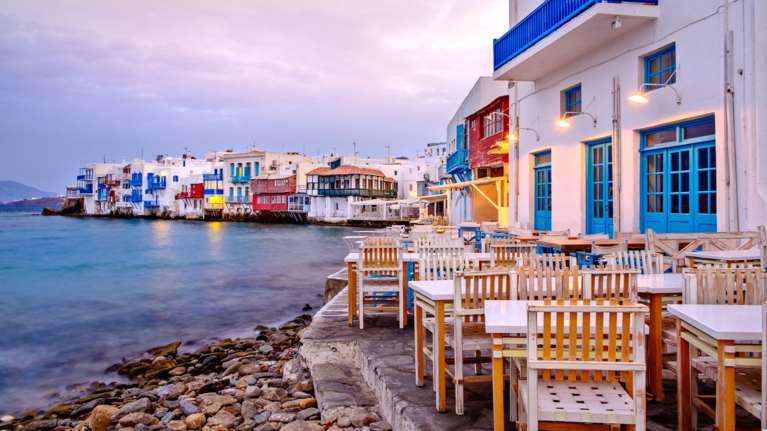 Μύκονος: Ο &quot;ΤΟΝΥ&quot; και ο &quot;Βέλγος&quot; εκβίαζαν καταστηματάρχες στο νησί των Ανέμων