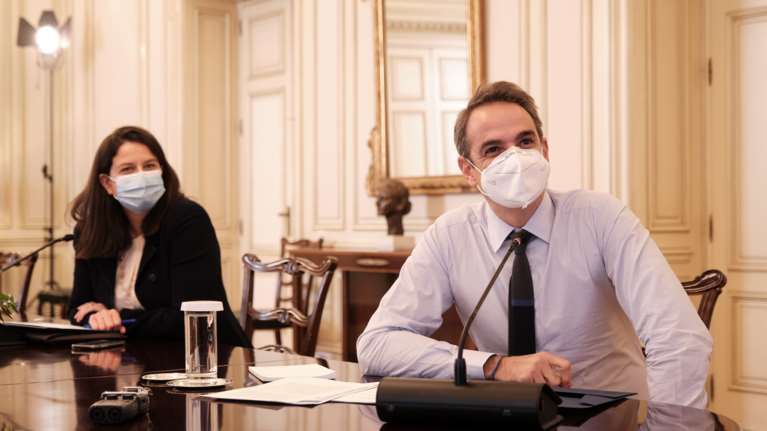 Μητσοτάκης και Κεραμέως παρουσιάζουν το νέο σχολείο: Αξιολόγηση εκπαιδευτικών και αυτονομία σχολικών μονάδων