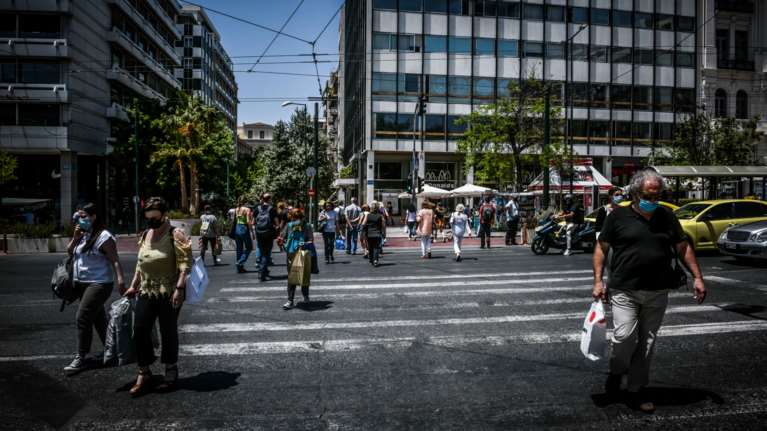 Κορονοϊός: 939 νέα κρούσματα στην Αττική - 204 στη Θεσσαλονίκη, 76 στη Λάρισα