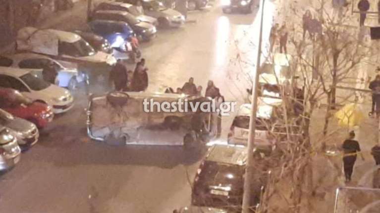 Μυστήριο στη Θεσσαλονίκη:  Απεγκλώβισαν γυναίκα από αυτοκίνητο που τούμπαρε και μετά... εξαφανίστηκε [βίντεο]