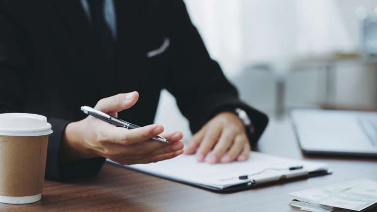 Μείωση ασφαλιστικών εισφορών για υπερωρίες, υπερεργασία και Κυριακές σε όλες τις επιχειρήσεις - Αύξηση αποδοχών