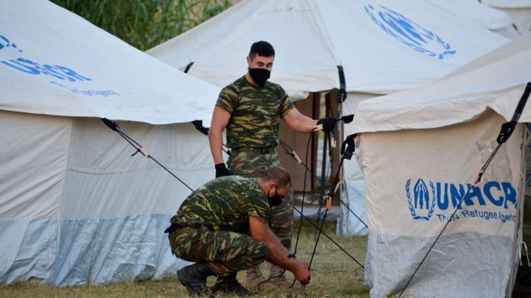 Μηταράκης : Από σήμερα στη νέα δομή στο Καρά Τεπέ οι πρόσφυγες της Μόριας [βίντεο]