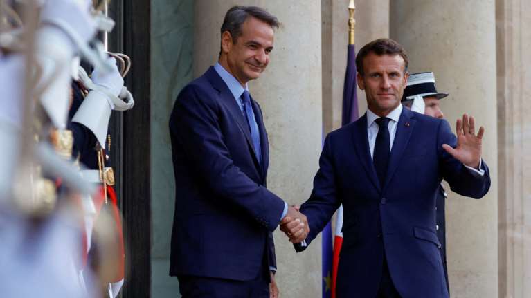 Στο Παρίσι για τη Σύνοδο για την Τεχνητή Νοημοσύνη ο Μητσοτάκης - Θα συναντηθεί με τον Μακρόν στο Ελιζέ