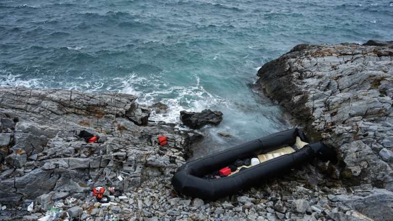 Τραγωδία στη Σάμο: Τους τέσσερις έφτασαν οι νεκροί από το ναυάγιο - Άγνωστο πόσοι μετανάστες επέβαιναν στη λέμβο